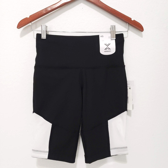 New!! Xersion Women SIZE XS Black White High Rise Fitted Quick Dri Bike Shorts - Picture 1 of 10